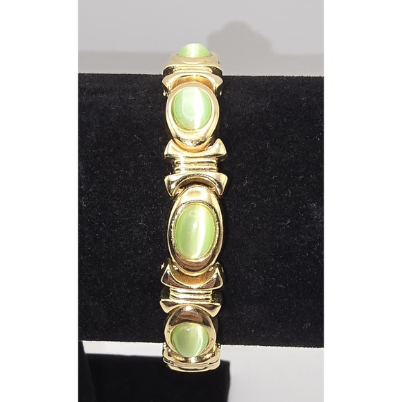 The Unbranded Brand Jewelry - Vintage Gold Toned Faux Paradox Bracelet‎ With Two Extenders 7 To 8 1/4" -559